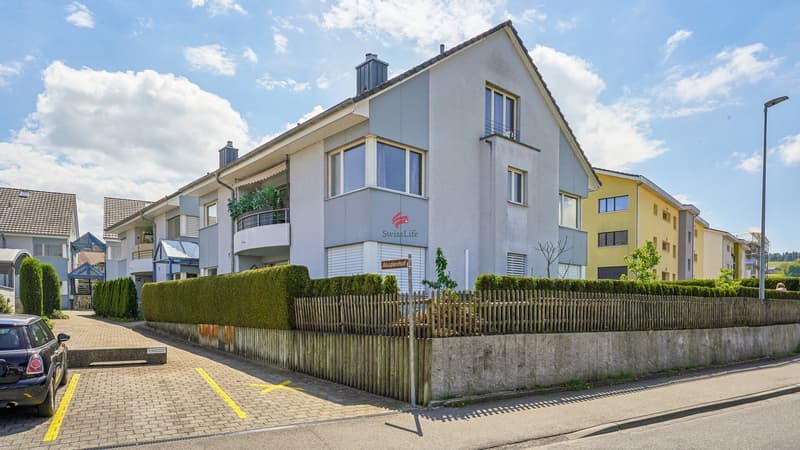 Ambiance maison dans une maison : grande maisonnette avec 3 balcons et galerie ouverte (12)