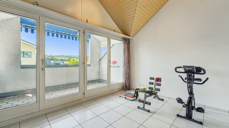 Ambiance maison dans une maison : grande maisonnette avec 3 balcons et galerie ouverte (11)