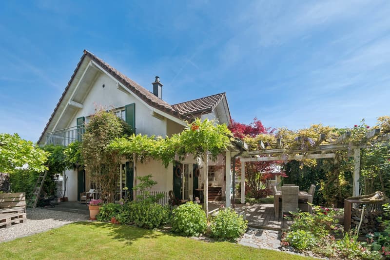 Garden Magic and Joie de Vivre - Your Stylish Oasis (1)