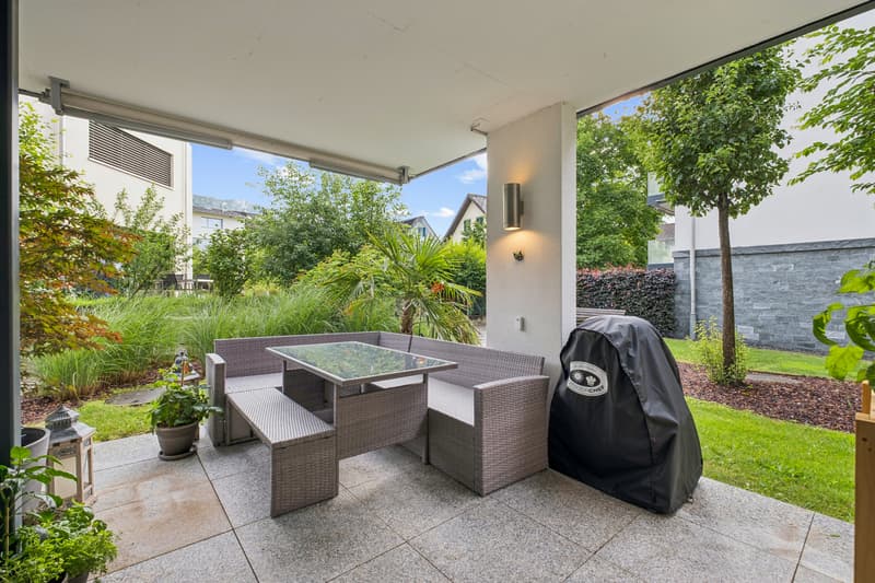 Modern living in a garden apartment (9)