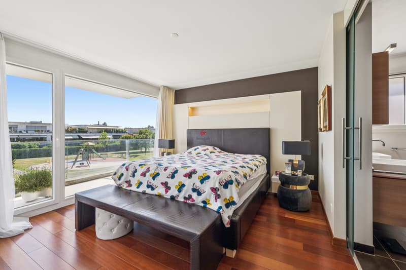 / Masterbedroom