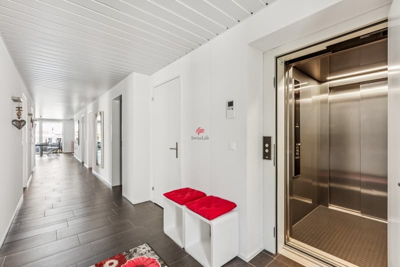 Espace de vie familial moderne... dans un emplacement idéal ! (4)