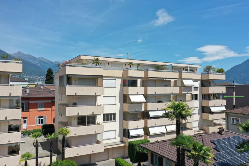 Das Condominio liegt zentrumsnah an einer Einbahnstrasse. / Il Condominio si trova vicino al centro, in una strada a senso unico