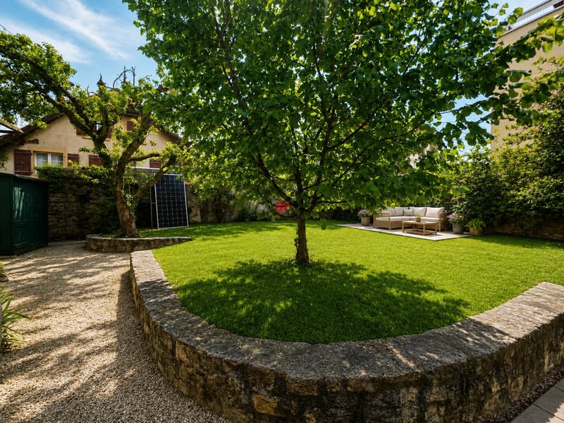 Charming residence with potential (3)