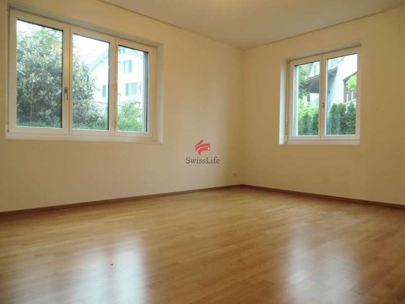 Grosszügiges Schlafzimmer