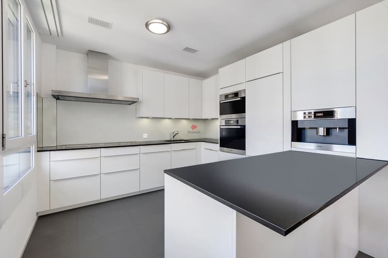Hochwertige 4.5 Zimmer Wohnung mit sonniger Loggia und Felseneggblick (6)