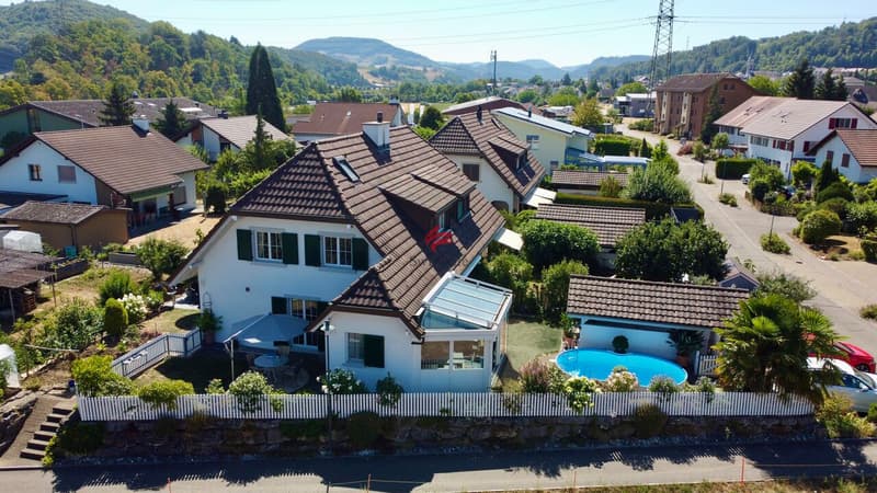 Doppeleinfamilienhaus mit Pool und Wintergarten (1)