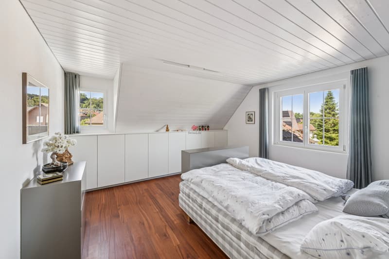 Doppeleinfamilienhaus mit Pool und Wintergarten (10)