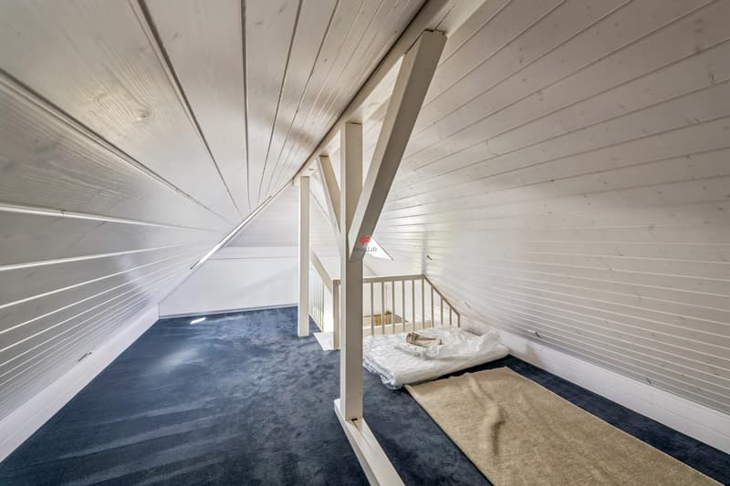 Doppeleinfamilienhaus mit Pool und Wintergarten (12)