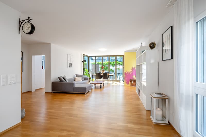 Wohngefühl wie im eigenen Haus - Gartenwohnung im Zentrum von Bülach (4)