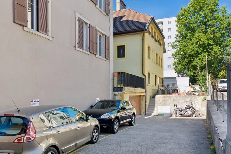 Immeuble de rendement de 5 appartements, bureaux et places de parc (3)