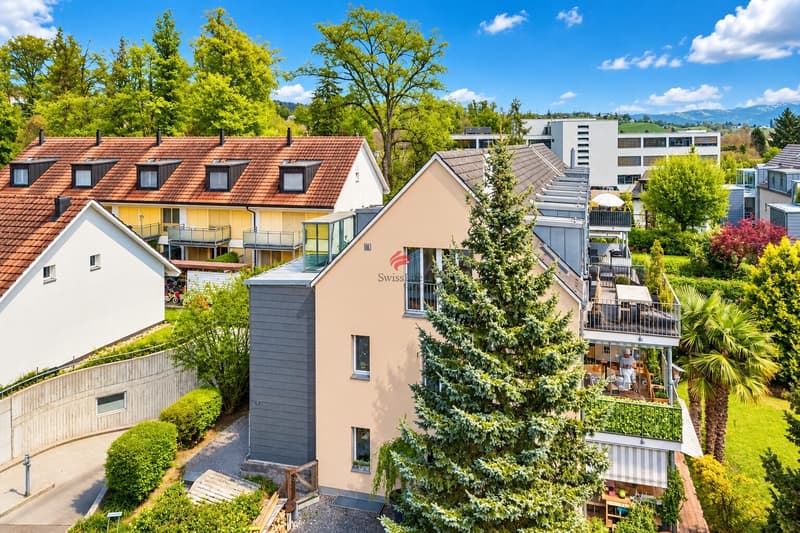 Exklusive Attikawohnung mit Fernsicht und Terrasse (4)
