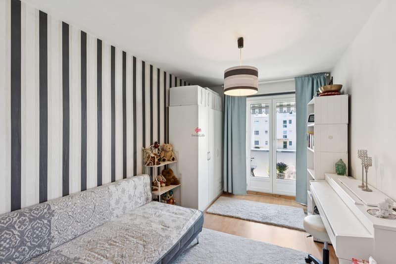 Sonneneinstrahlung von allen Seiten der Wohnung (7)