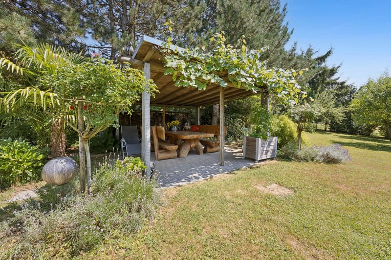 Grosszügiges Familienhaus mit Gartenidylle (8)