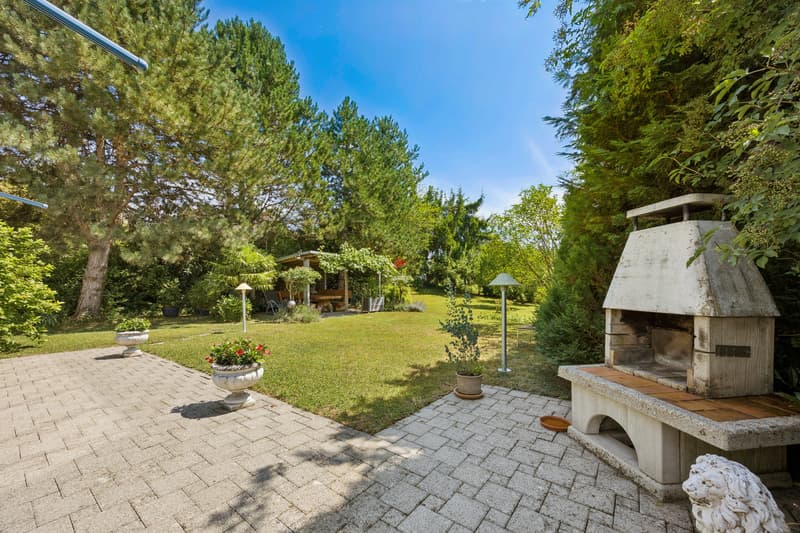 Grosszügiges Familienhaus mit Gartenidylle (9)