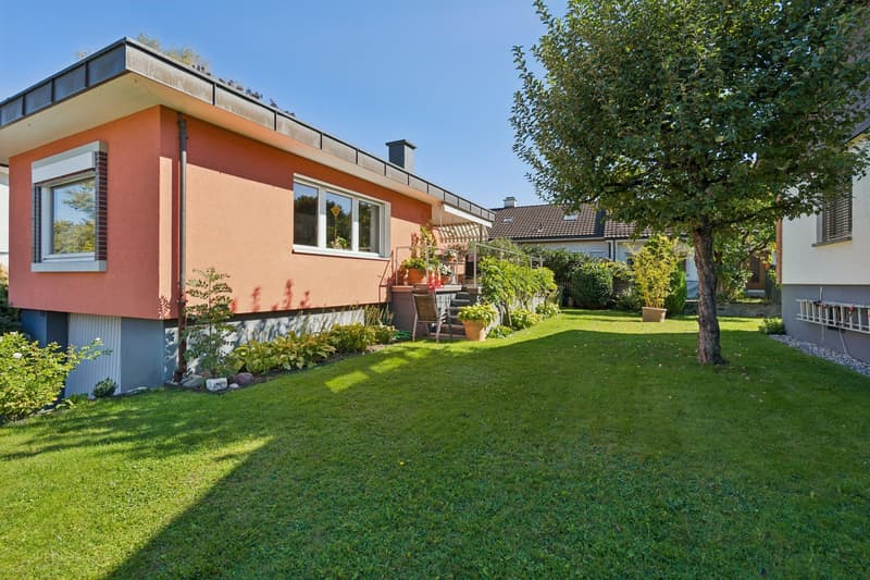 Gepflegtes Einfamilienhaus mit schönem Garten (8)
