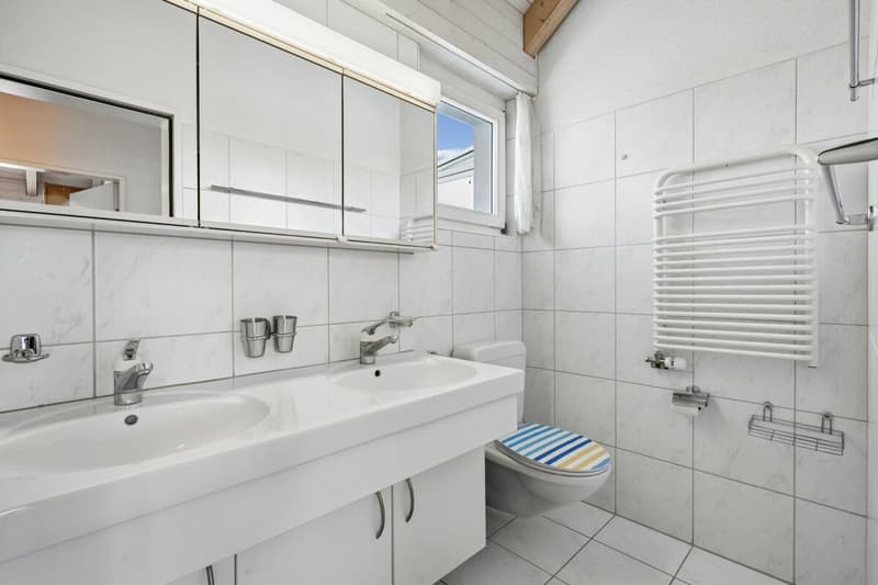 A home with a far-reaching view - views that inspire in every season (6)
