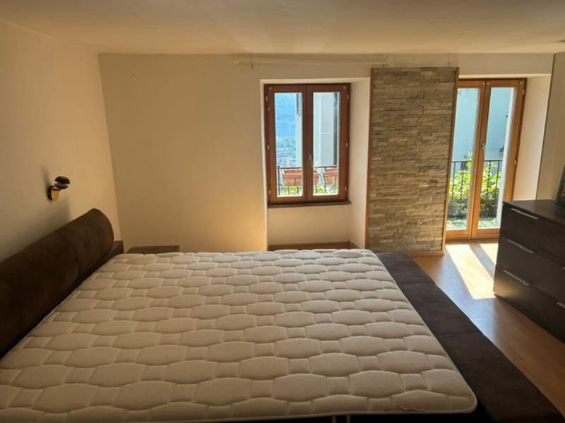 Charmante 3.5-Zimmerwohnung mit Cheminée, Balkon und modernem Wohnkomfort in Orselina / Affascinante appartamento di 3.5 locali con camino, balcone e comfort abitativo moderno a Orselina (3)