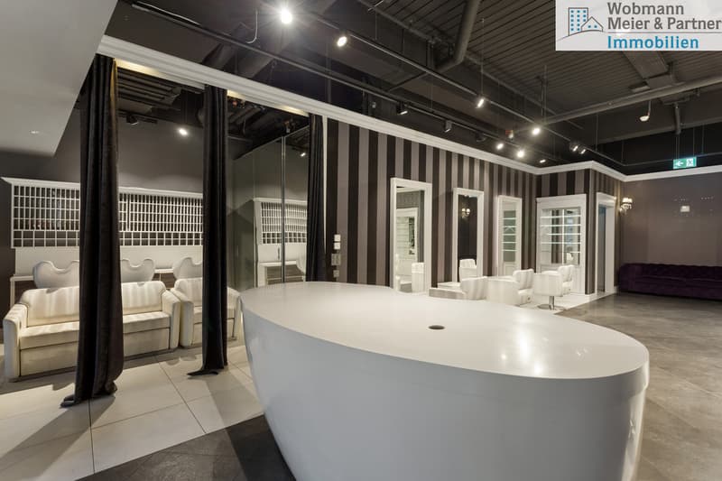Salone di bellezza attraente, ampliato (74 m²) all'interno di Volketswil (3)