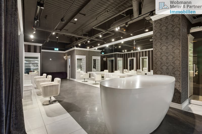 Salone di bellezza attraente, ampliato (74 m²) all'interno di Volketswil (2)