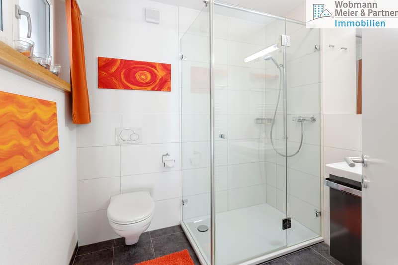 Kompaktes Badezimmer im Erdgeschoss