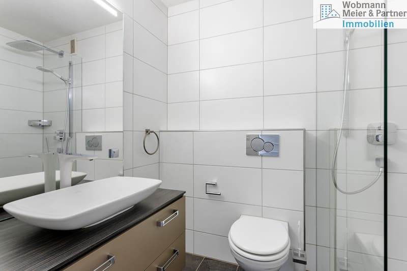 Kompaktes Bad mit Walk-In Dusche