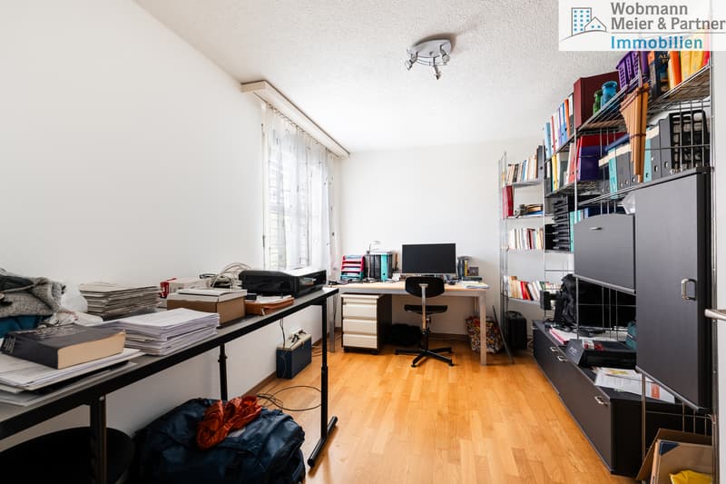 Spacious 4.5-room garden apartment with fireplace in Kindhausen (8)