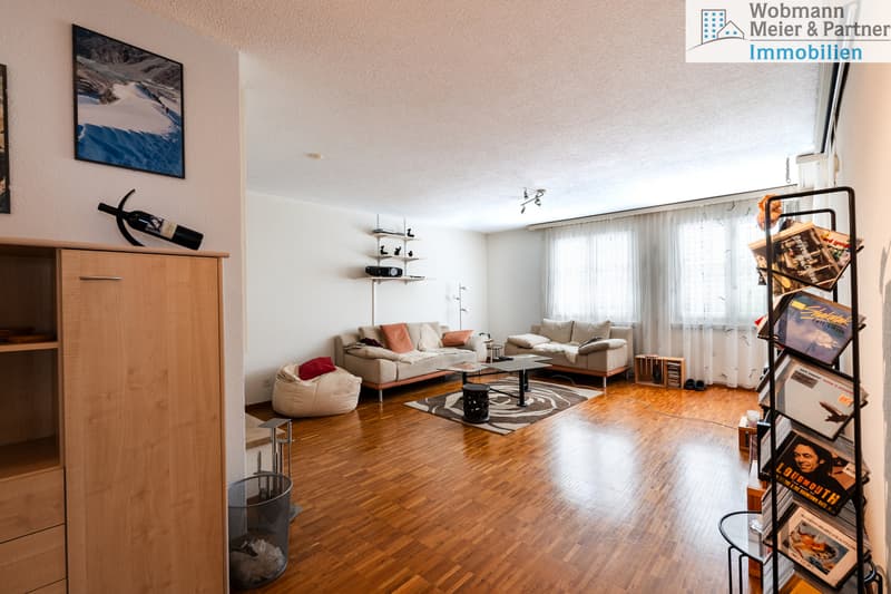 Spacious 4.5-room garden apartment with fireplace in Kindhausen (4)
