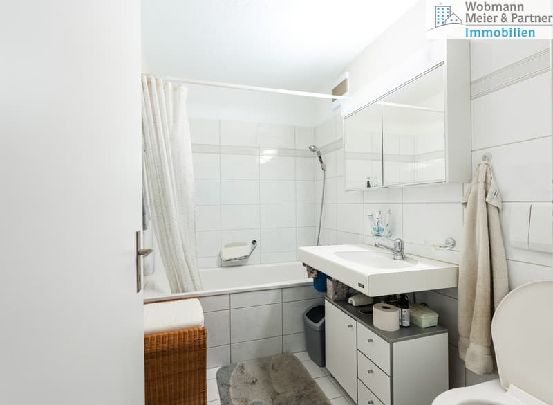 Spacious 4.5-room garden apartment with fireplace in Kindhausen (6)