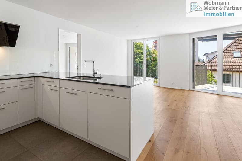 Neuwertige Wohnung, 2. Stock, 2 West-Balkone abseits der Hauptstrasse! (1)