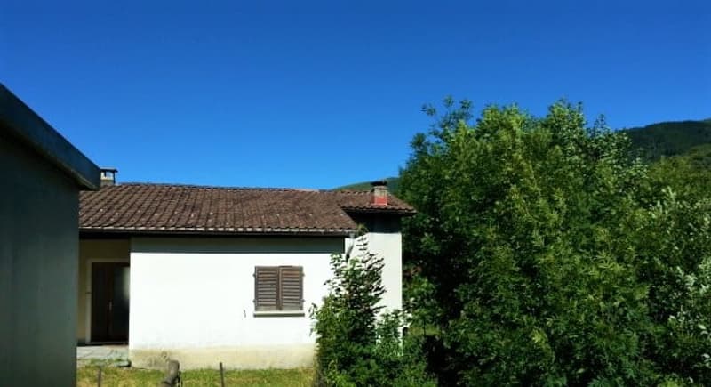Casa unifamiliare immersa nella natura (5)
