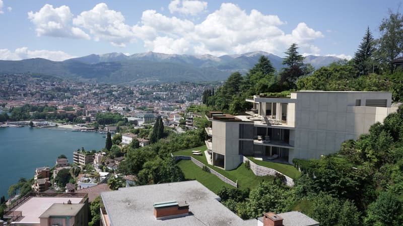 LUXURY APARTMENT WITH GARDEN AND MAGNIFICENT VIEWS OF LAKE LUGANO (4)