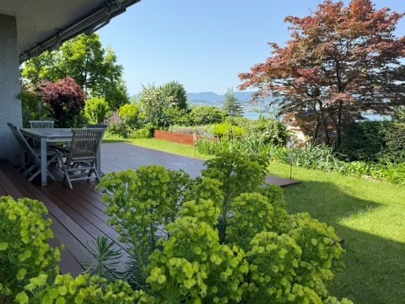 Spacious living in Zollikon with a view of Lake Zurich (2)