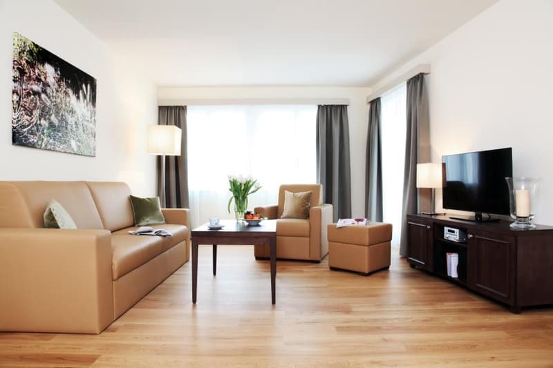 3-Room Family Apartment furnished in Zurich Seefeld (1)