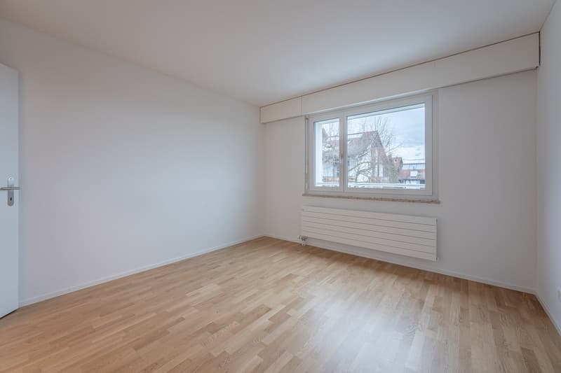 Modern saniert (2022): Helle 4.5-Zimmer-Wohnung in Wittenbach (5)