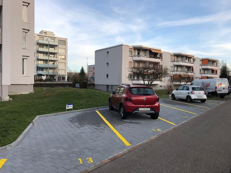 Ihre Parkplatzsuche hat ein Ende (2)