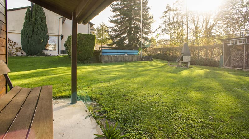 Grosses EFH mit Pool und sehr grossem Garten (5)