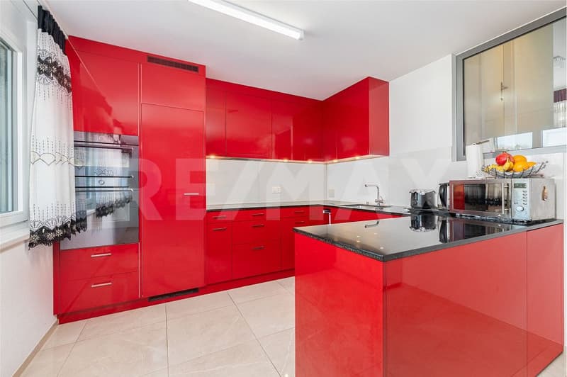 Newly valued single-family house with garden idyll and far-reaching views (4)