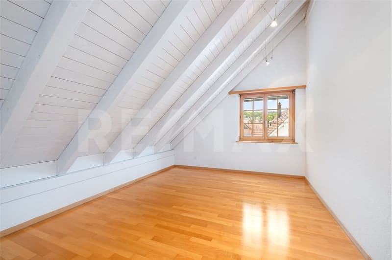 Maisonette with unique architecture and versatile living spaces (7)