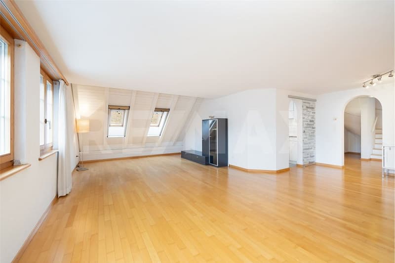 Maisonette with unique architecture and versatile living spaces (2)
