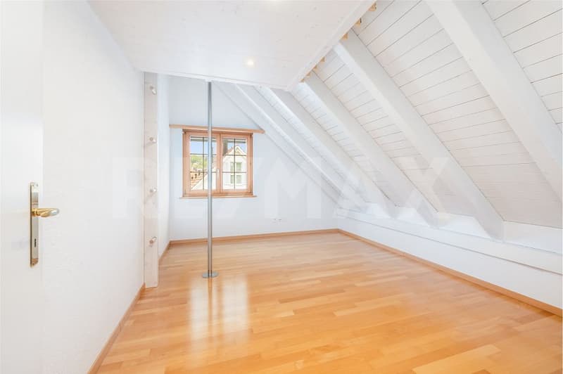 Maisonette with unique architecture and versatile living spaces (8)