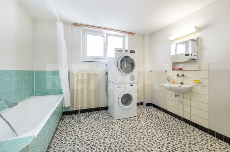 Secure returns meet historic charm: Row house in the heart of Hallau (11)