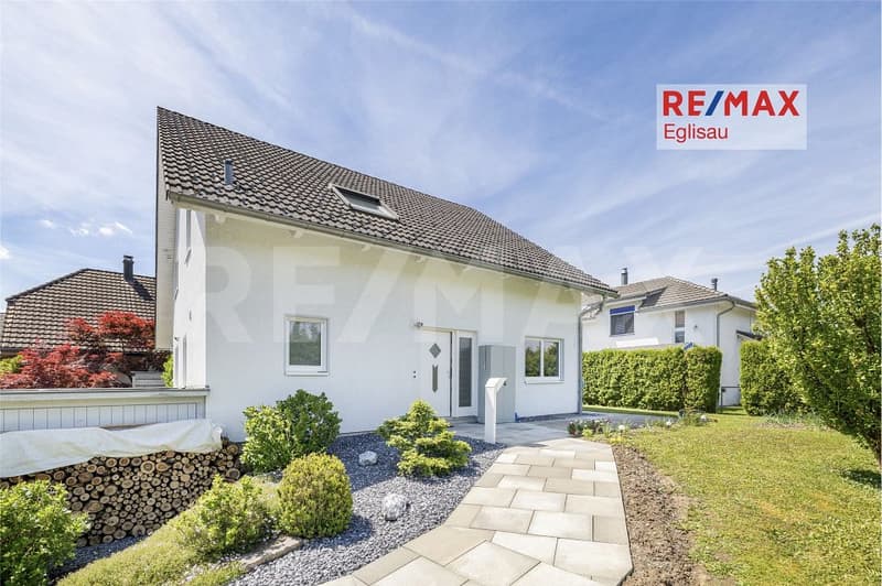 Spacious dream house with fireplace, large garden & plenty of space for the whole family (1)