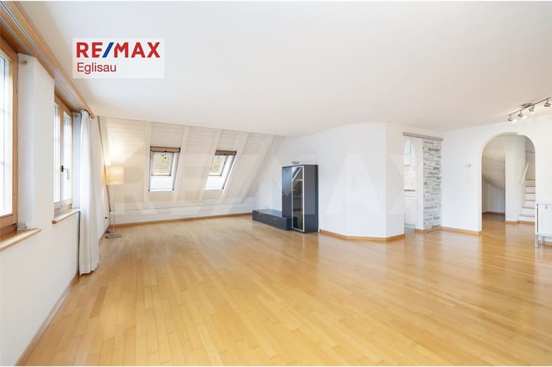 Maisonette con architettura unica e spazi abitativi versatili (1)