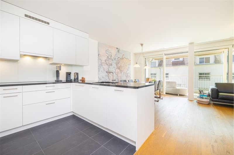4.5-Zimmer-Wohnung mit sonnigem Balkon und zwei Tiefgaragenplätzen (3)