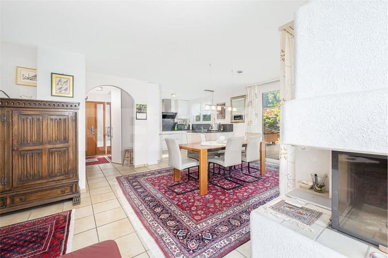 Einseitig angebautes Einfamilienhaus mit Wintergarten und überdeckbarem Pool (6)