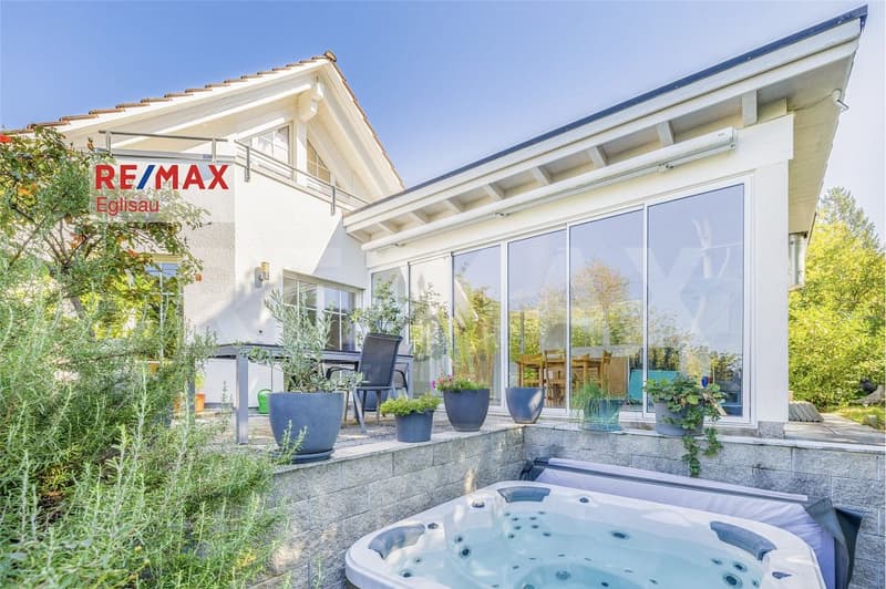 Freistehendes Einfamilienhaus mit Weitsicht, Wintergarten & Wohlfühlambiente (1)