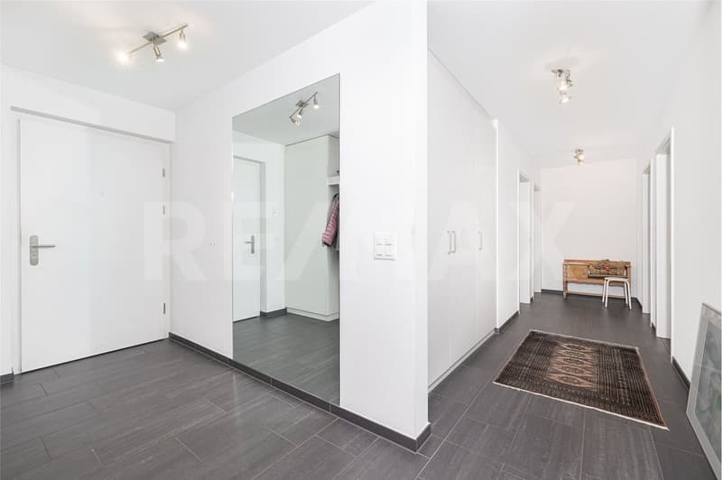 Zentrale, helle 3.5-Zimmer Wohnung mit Gartenparadies (3)