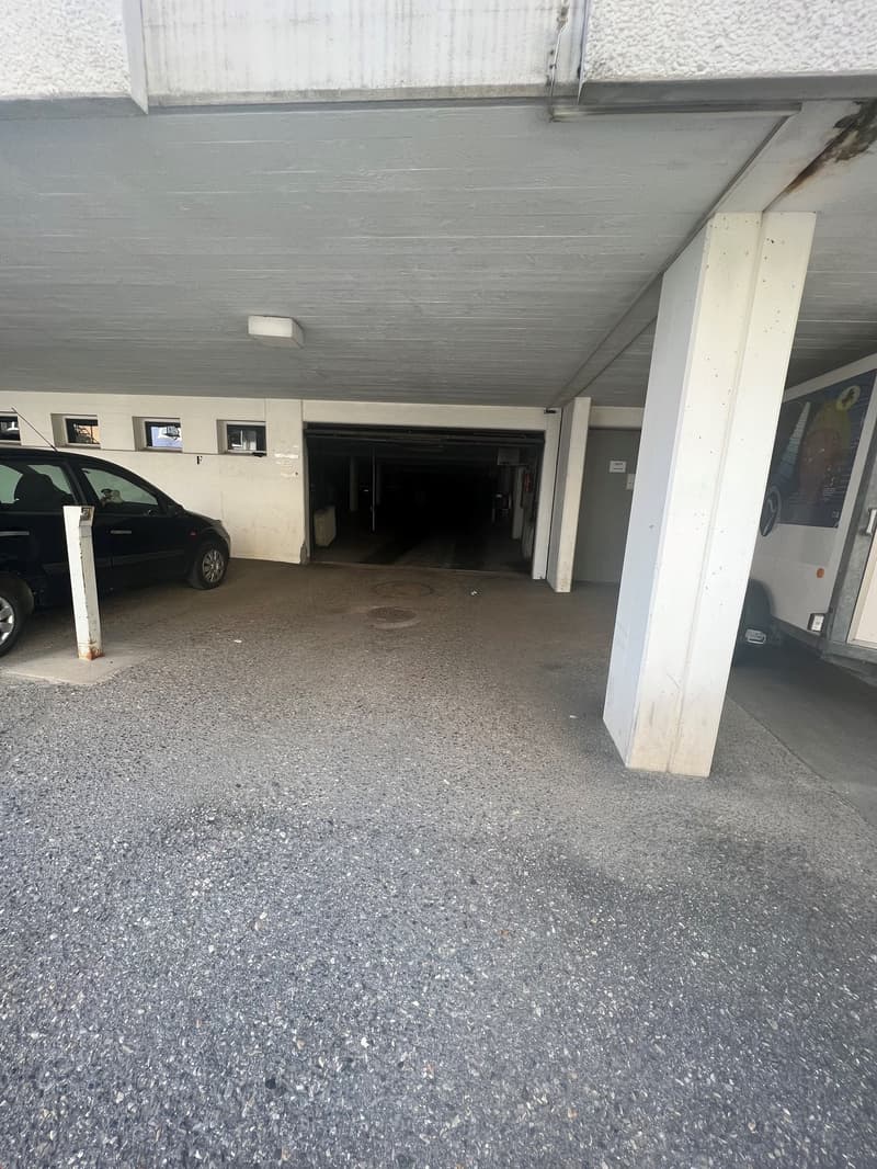 Places De park Souterrain et Garages Individuels prêt à louer ! (2)