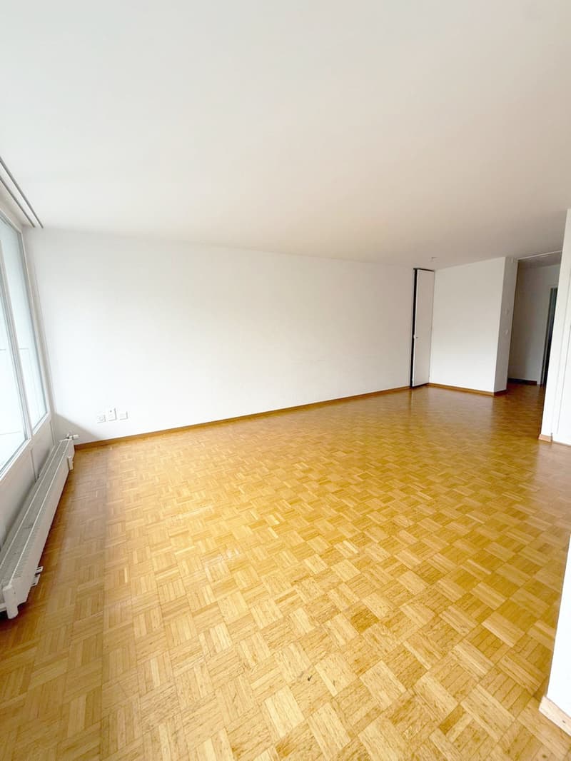 Appartamento soleggiato di 3,5 locali con balcone a Nidau (3)